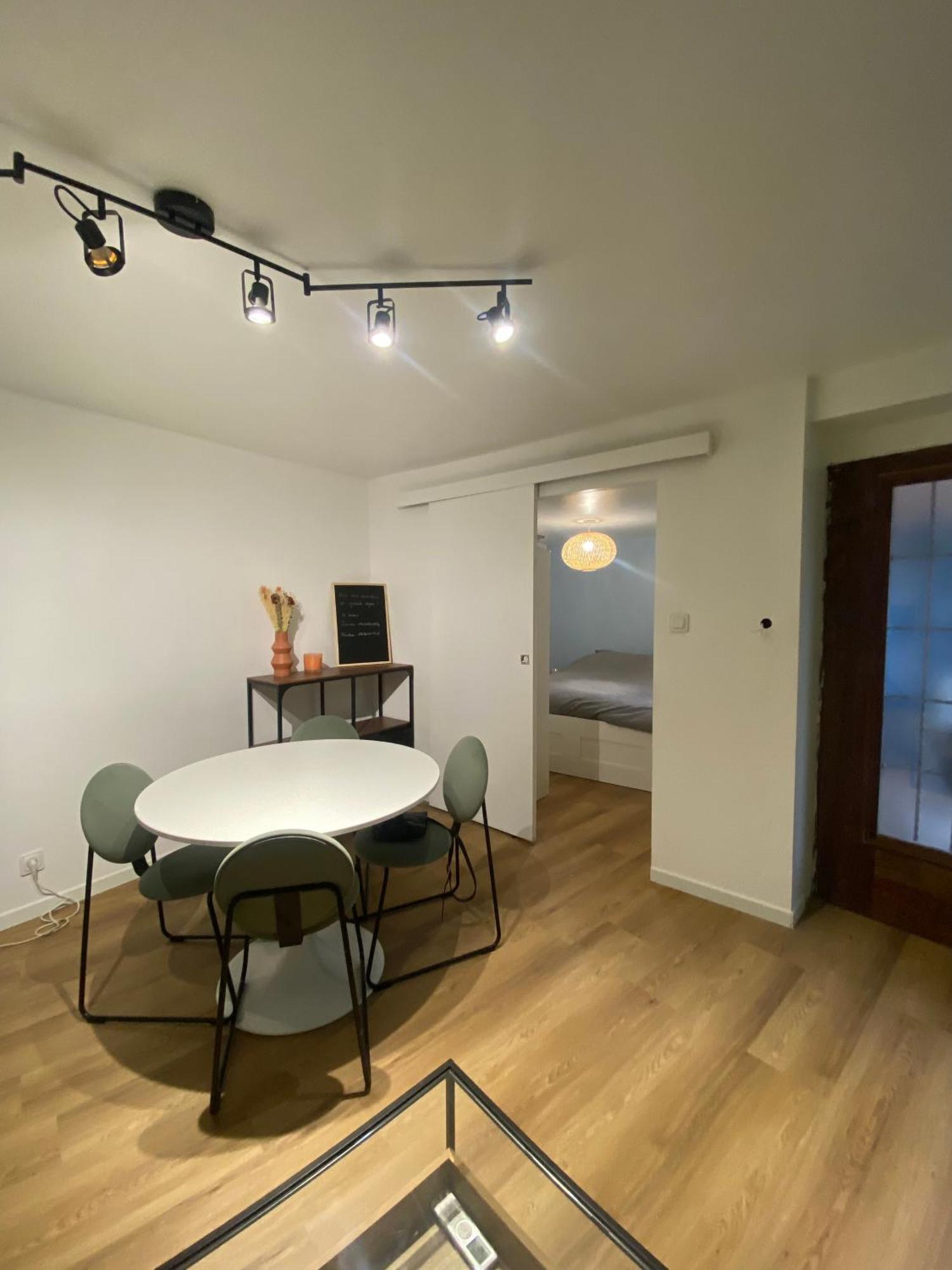 Charmant T2 Proche Arenes Appartement Nîmes Buitenkant foto