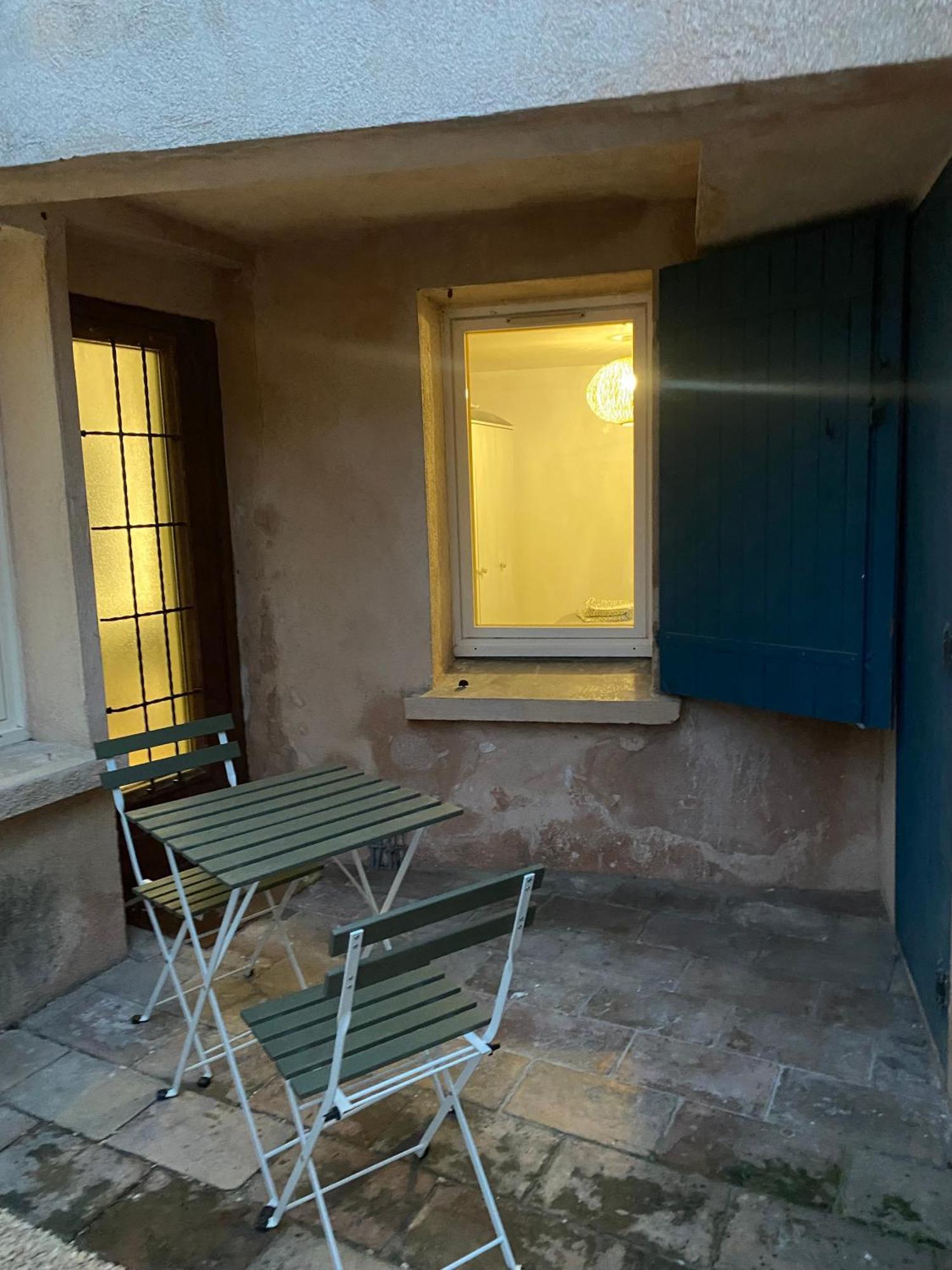 Charmant T2 Proche Arenes Appartement Nîmes Buitenkant foto